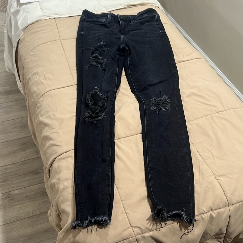 American Eagle ripped super stretch size 4